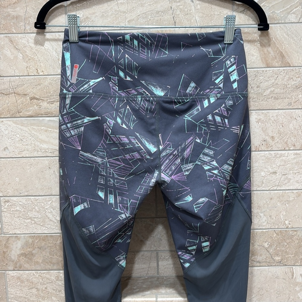 Zella Geometric Patterned Leggings - Picture 5 of 11
